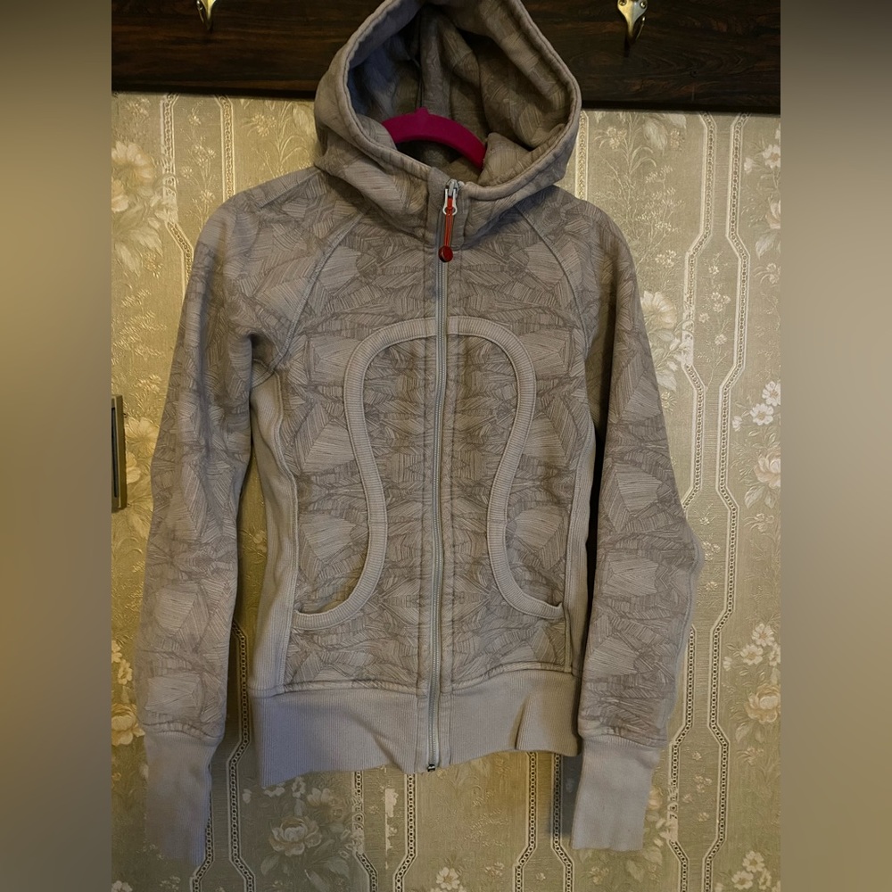 Excellent condition lululemon scuba hoodie size 2